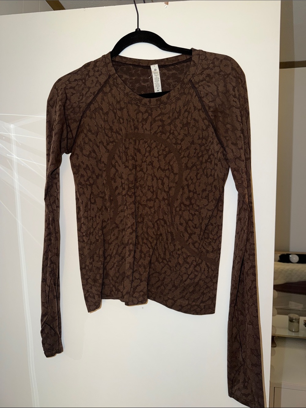 Lululemon chocolate brown cheetah swifty tech